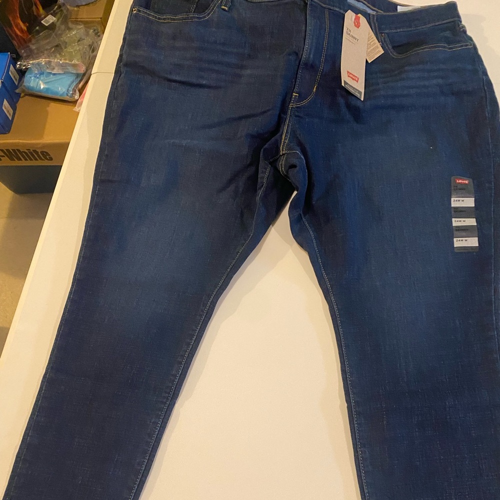 Women’s plus size skinny jeans, size 24